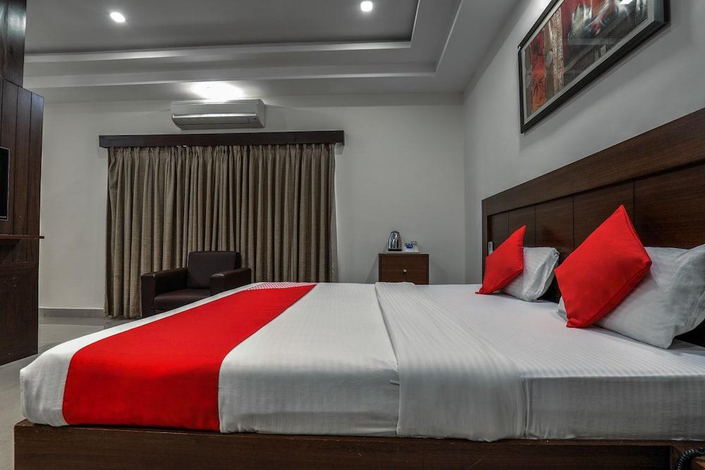 Treebo Trend Hotel Jp Plaza Nampally Hyderabad Exterior foto