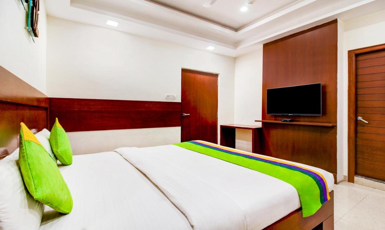 Treebo Trend Hotel Jp Plaza Nampally Hyderabad Exterior foto