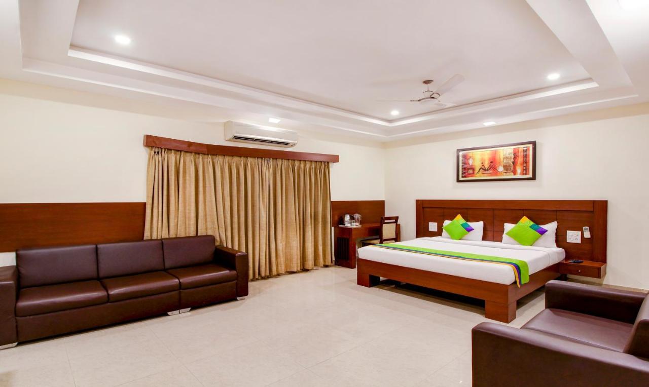 Treebo Trend Hotel Jp Plaza Nampally Hyderabad Exterior foto