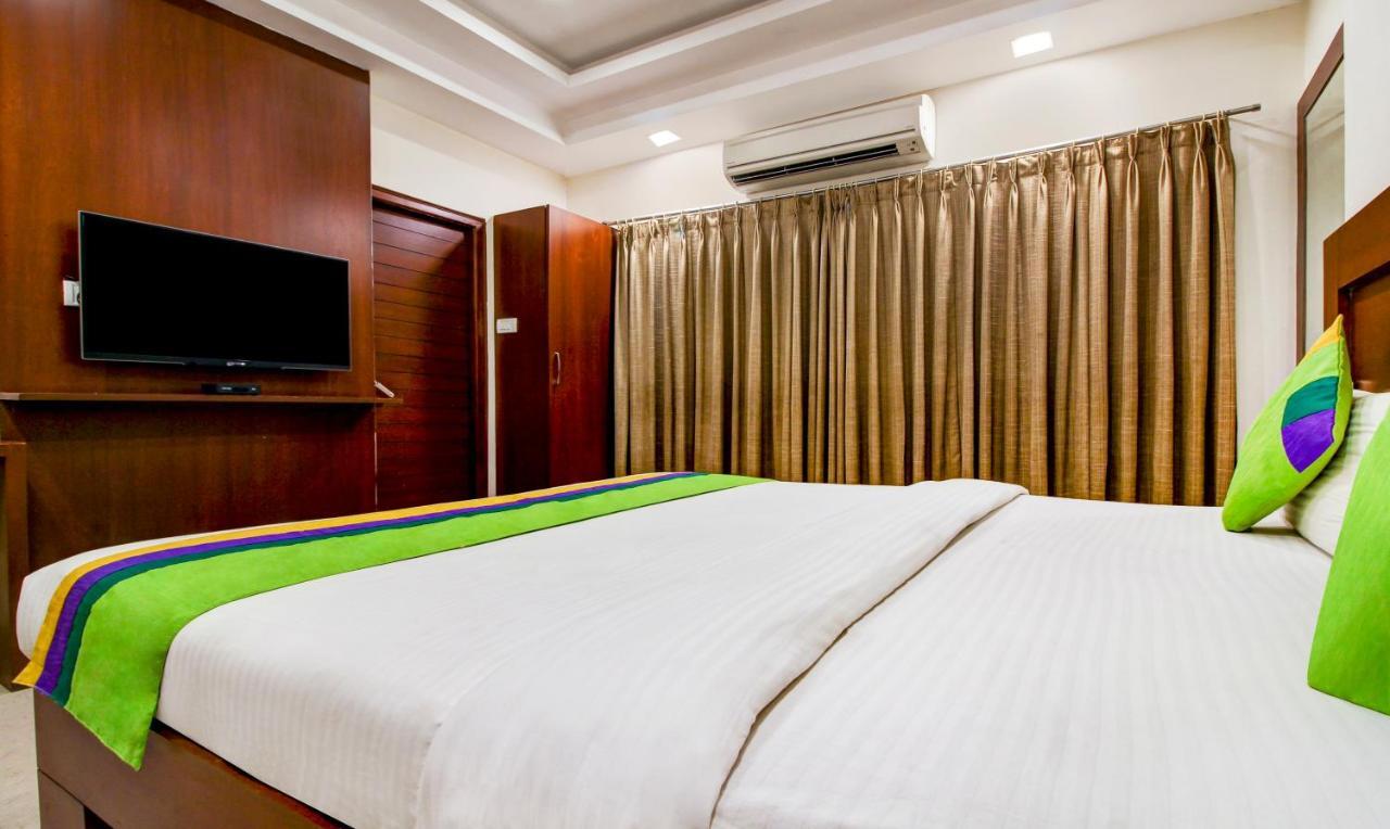 Treebo Trend Hotel Jp Plaza Nampally Hyderabad Exterior foto
